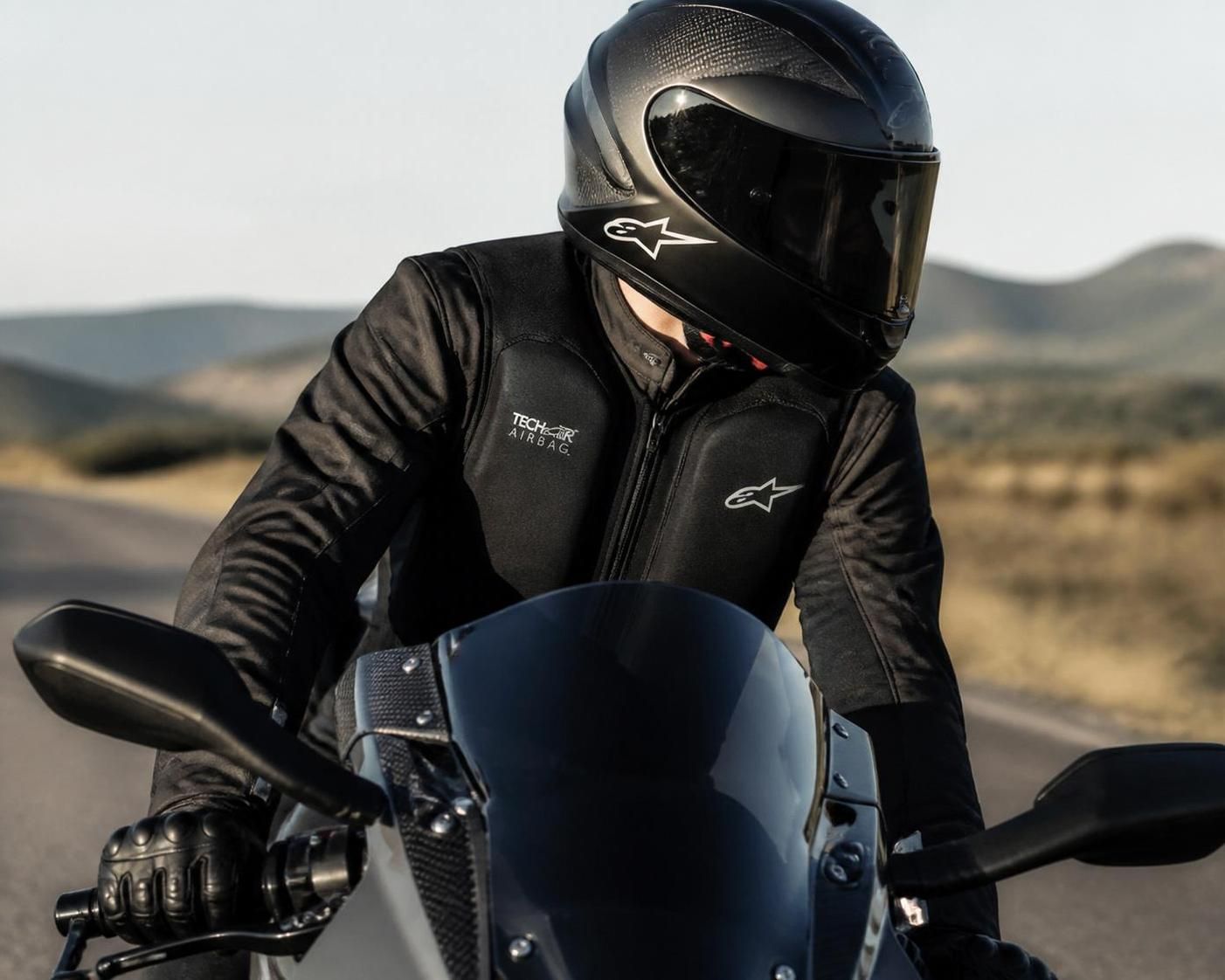 découvrez l'alpinestar tech air 3, l'airbag moto innovant qui transforme la sécurité des pilotes grâce à une technologie avancée pour une protection optimale.