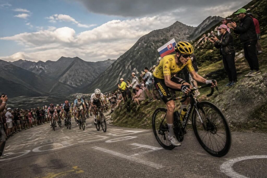 découvrez les stratégies gagnantes du critérium du dauphiné, une course clé du cyclisme, et comprenez comment elles font la différence pour les coureurs.