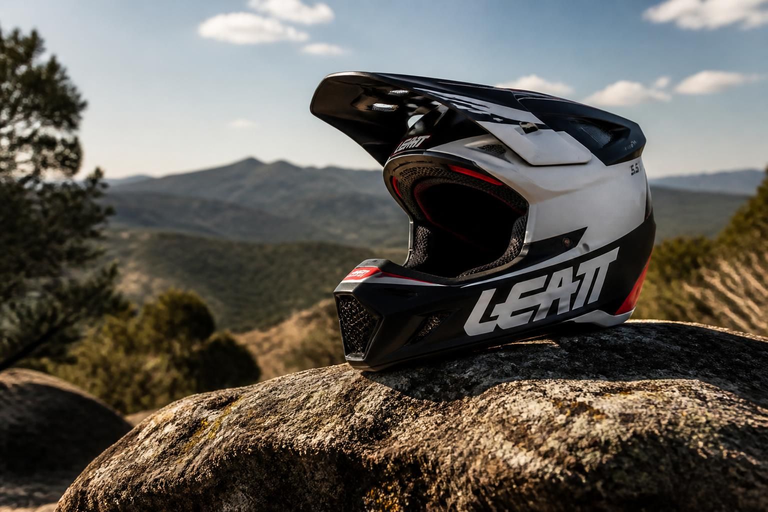 découvrez comment choisir le casque leatt 5.5 pour allier sécurité optimale et performance en moto, avec nos conseils experts et les meilleures options disponibles.