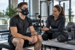 découvrez l’utilité du masque hypoxique, ses effets potentiels et les précautions à prendre avant de l’utiliser pour l’entraînement.