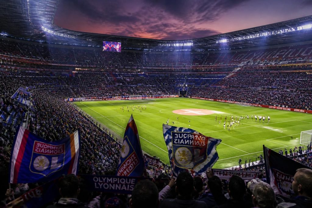découvrez tout sur le match de lyon ce soir : heure de coup d'envoi, chaînes de diffusion et compositions probables des équipes.