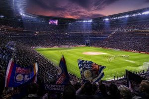 découvrez tout sur le match de lyon ce soir : heure de coup d'envoi, chaînes de diffusion et compositions probables des équipes.
